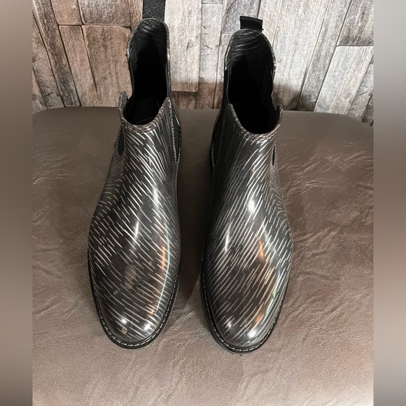 Women’s Black and Gray Rain Booties - Picture 1 of 3